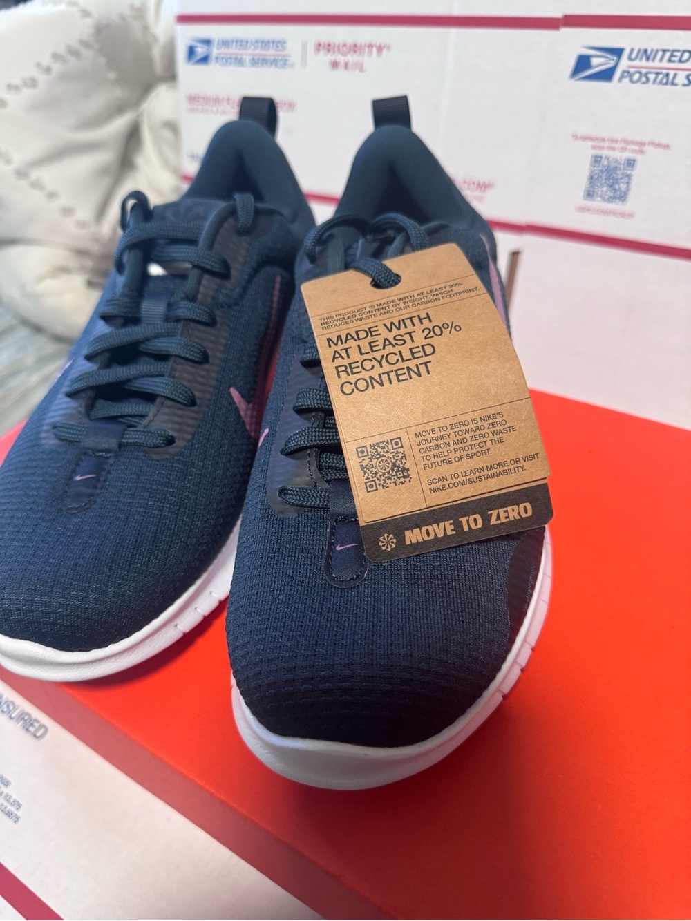 Women’s nike flex trainer 2.0 navy & pink athletic sneakers